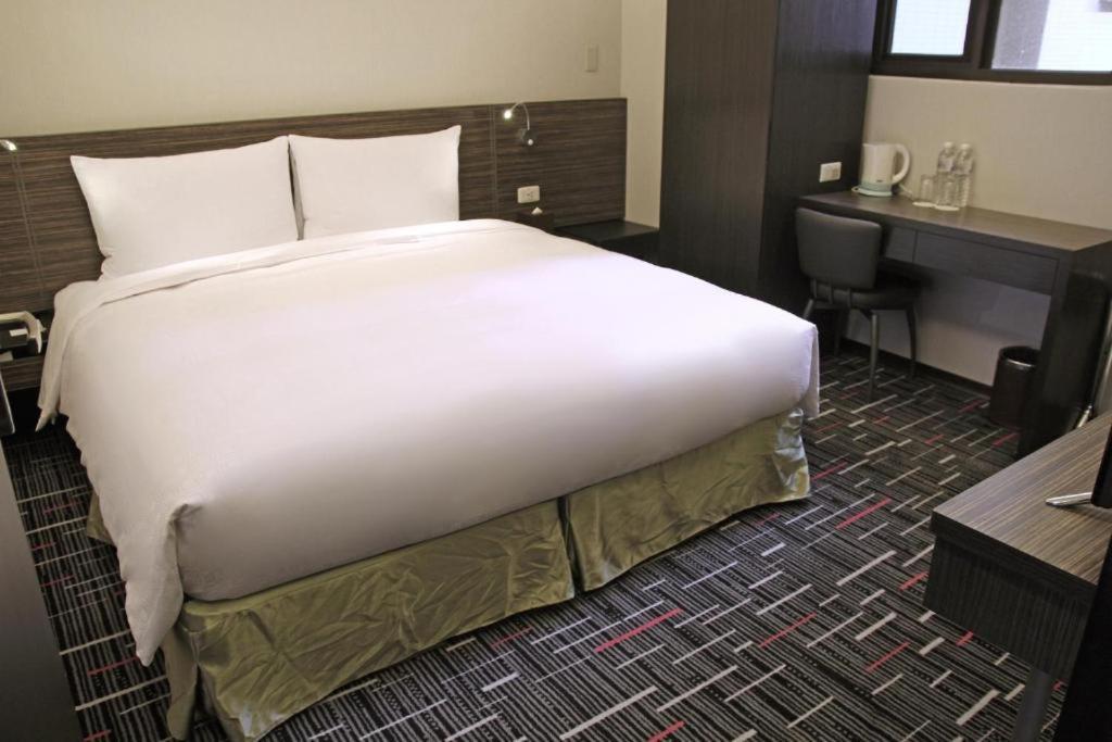 Capital Hotel Songshan Taipei Exteriör bild