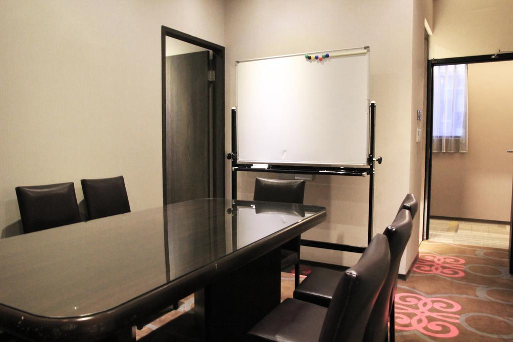 Capital Hotel Songshan Taipei Exteriör bild