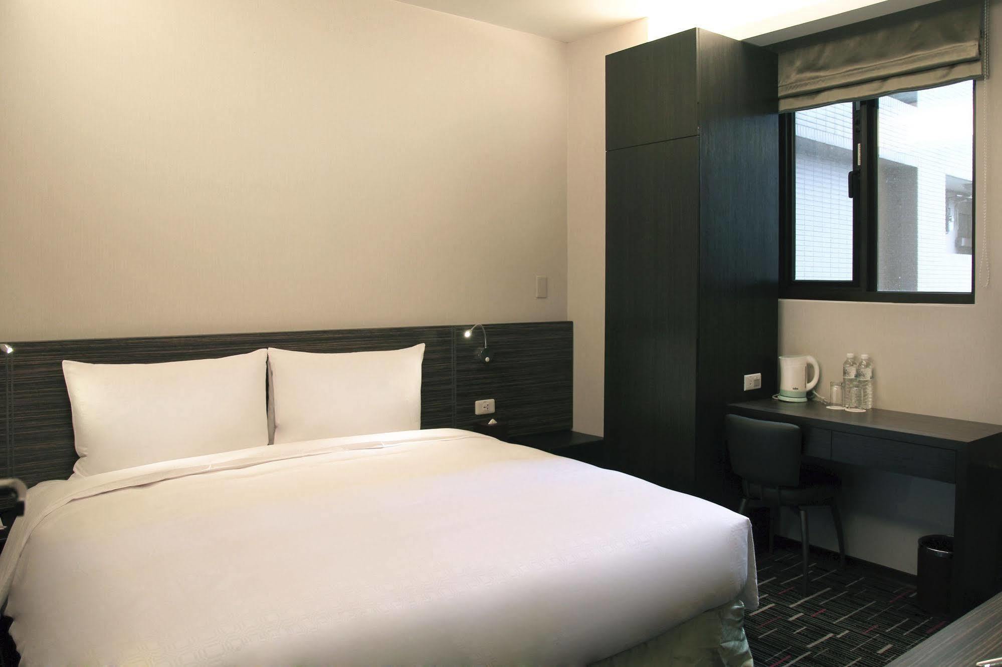 Capital Hotel Songshan Taipei Exteriör bild
