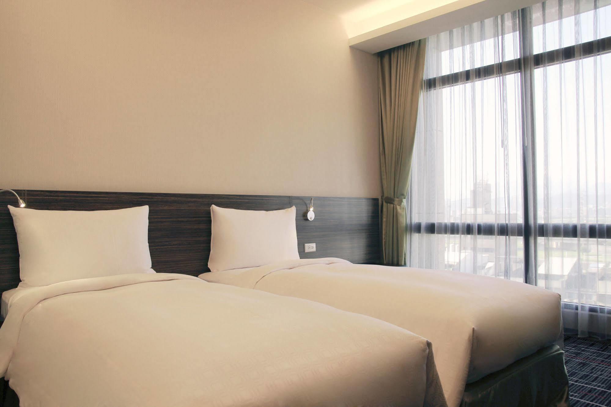 Capital Hotel Songshan Taipei Exteriör bild